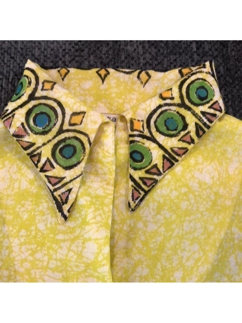 𝅺VINTAGE yellow blouse with colorful bird. Wearable art unique Size 3/4 - Picture 3 of 11